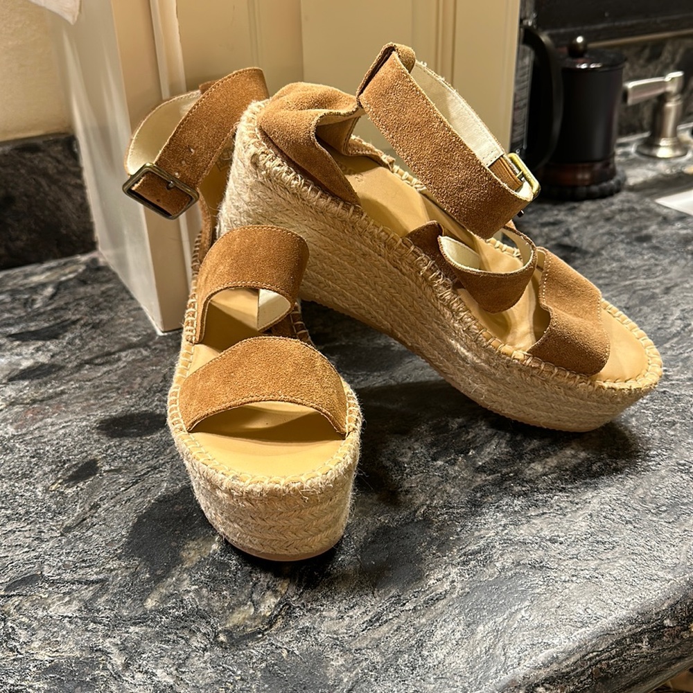 Fun wedges